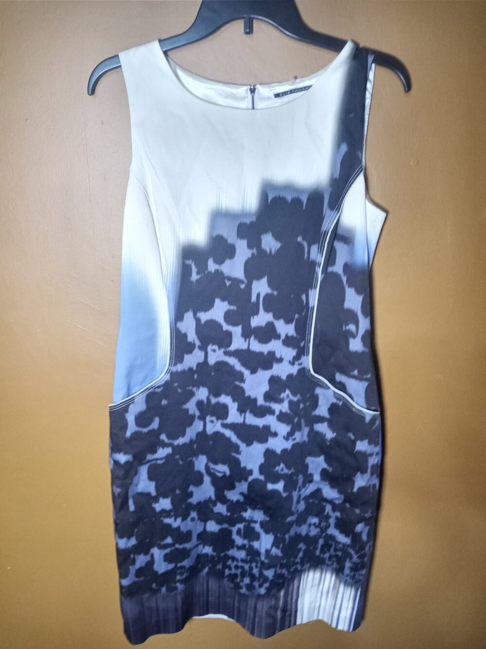Elie Tahari sleeveless sheath dress size 10